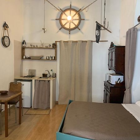 Apartamento La Tana Dei Pirati 2 Nápoles Exterior foto